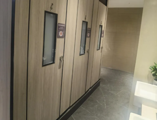 微言 | 一抽烟茅厕门就变透明？人人治理要有“分寸感”